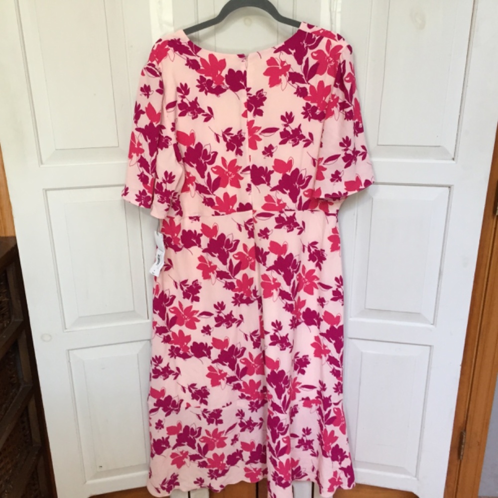 Liz Claiborne Pink Floral Short Sleeve Midi Dress - Picture 11 of 16